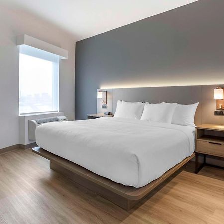 Comfort Inn & Suites Newark Liberty International Airport Εξωτερικό φωτογραφία