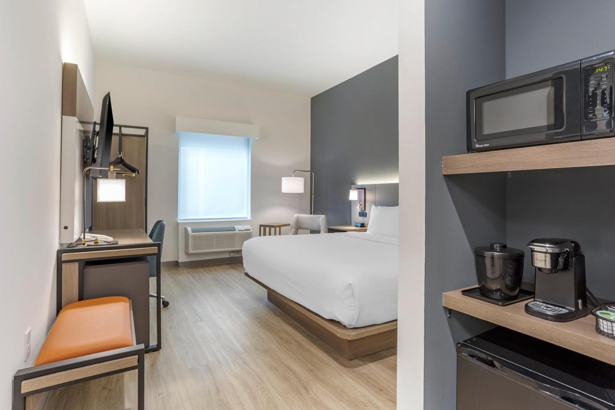 Comfort Inn & Suites Newark Liberty International Airport Εξωτερικό φωτογραφία