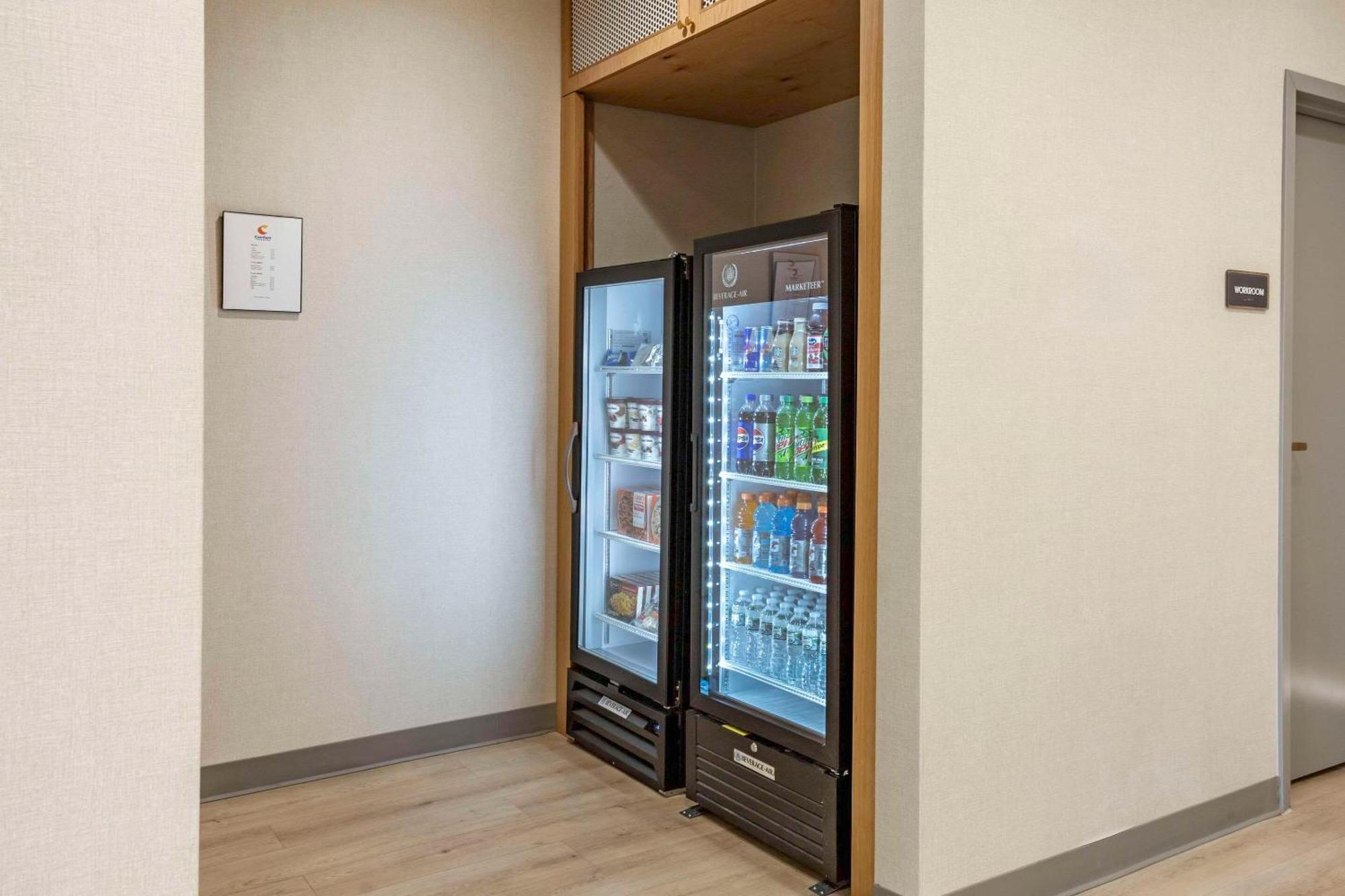 Comfort Inn & Suites Newark Liberty International Airport Εξωτερικό φωτογραφία