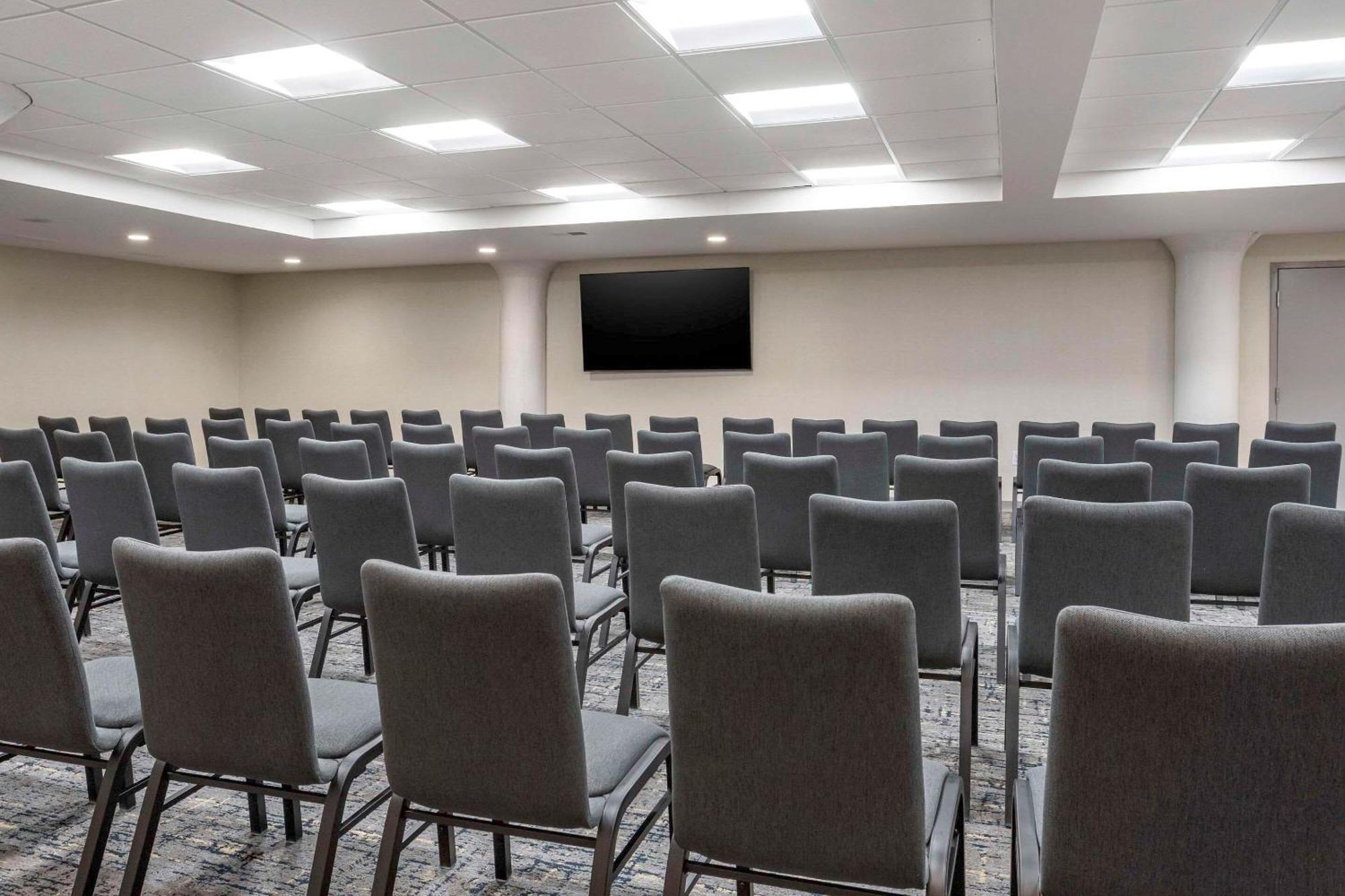 Comfort Inn & Suites Newark Liberty International Airport Εξωτερικό φωτογραφία