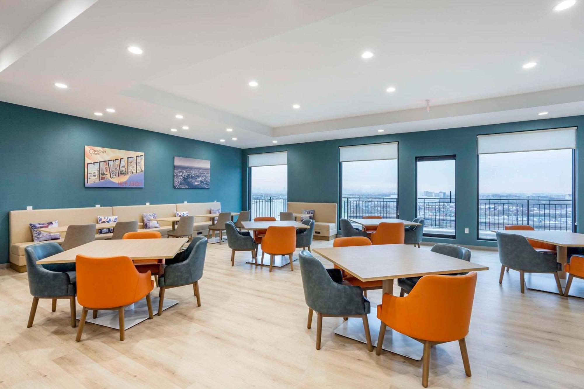 Comfort Inn & Suites Newark Liberty International Airport Εξωτερικό φωτογραφία