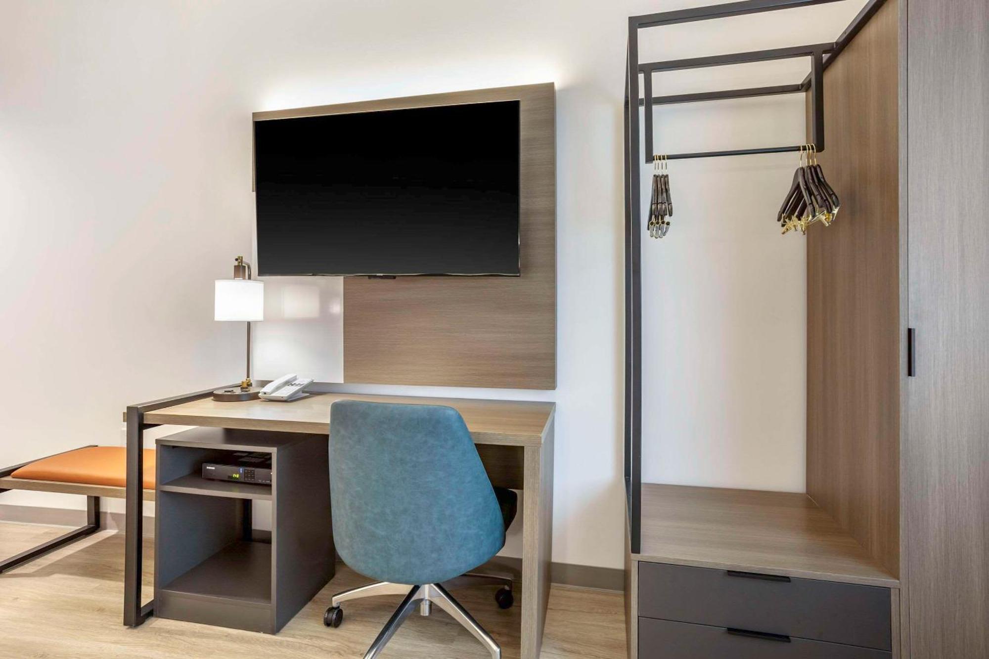 Comfort Inn & Suites Newark Liberty International Airport Εξωτερικό φωτογραφία
