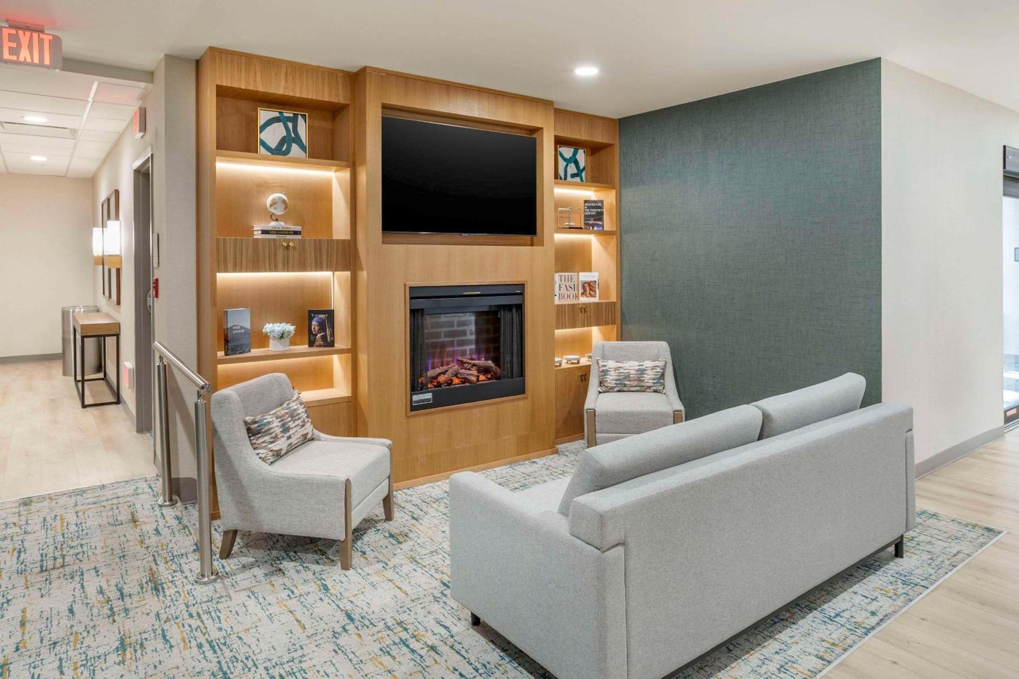 Comfort Inn & Suites Newark Liberty International Airport Εξωτερικό φωτογραφία