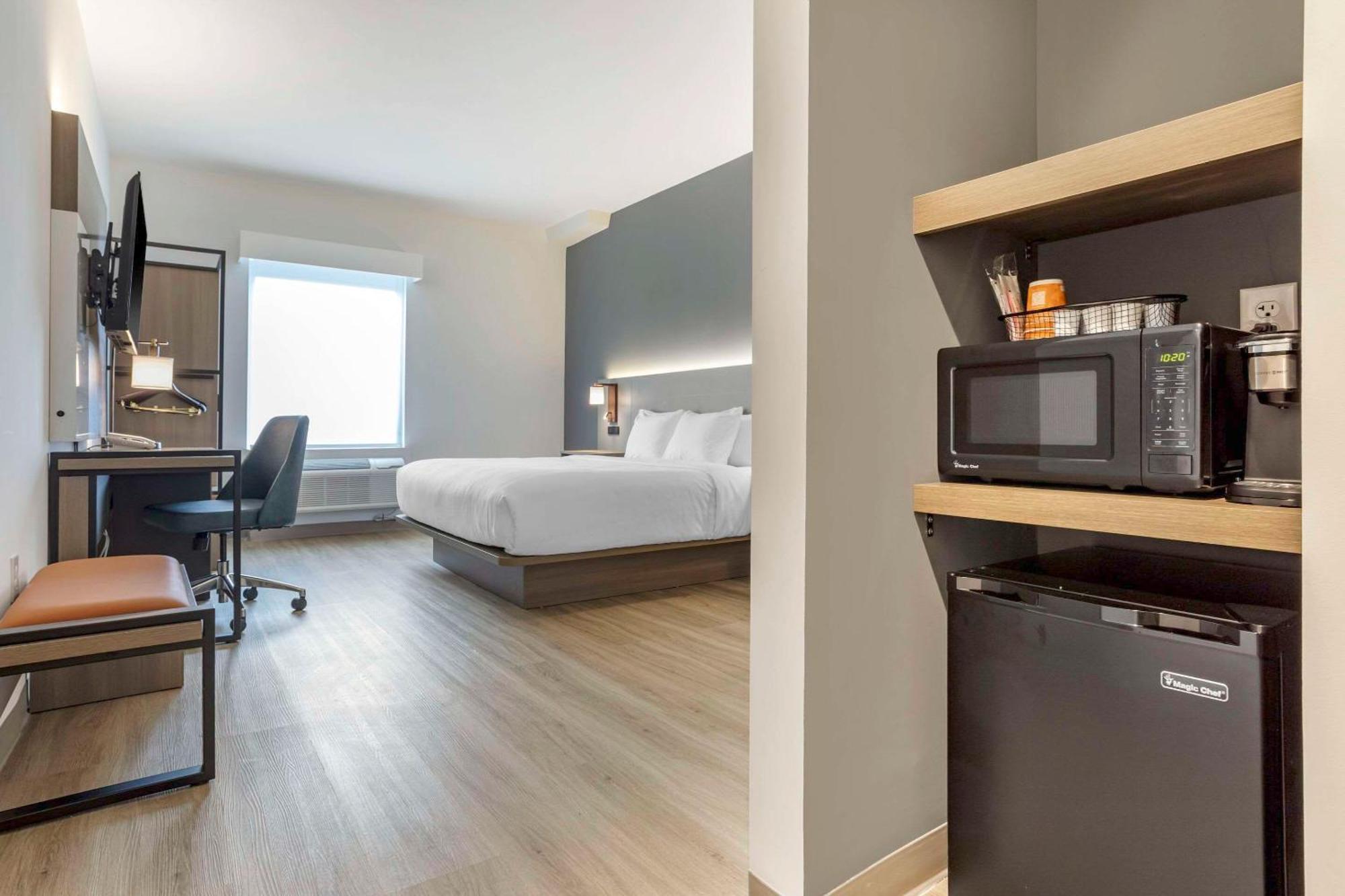Comfort Inn & Suites Newark Liberty International Airport Εξωτερικό φωτογραφία