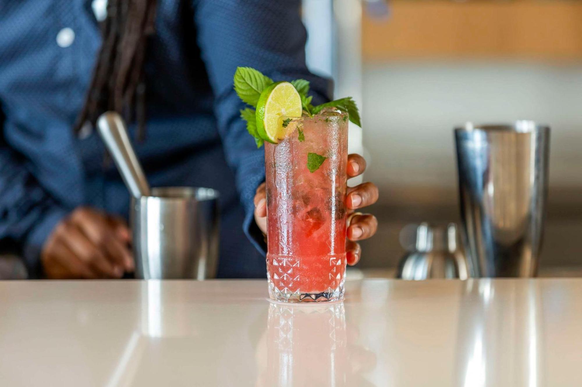 Comfort Inn & Suites Newark Liberty International Airport Εξωτερικό φωτογραφία