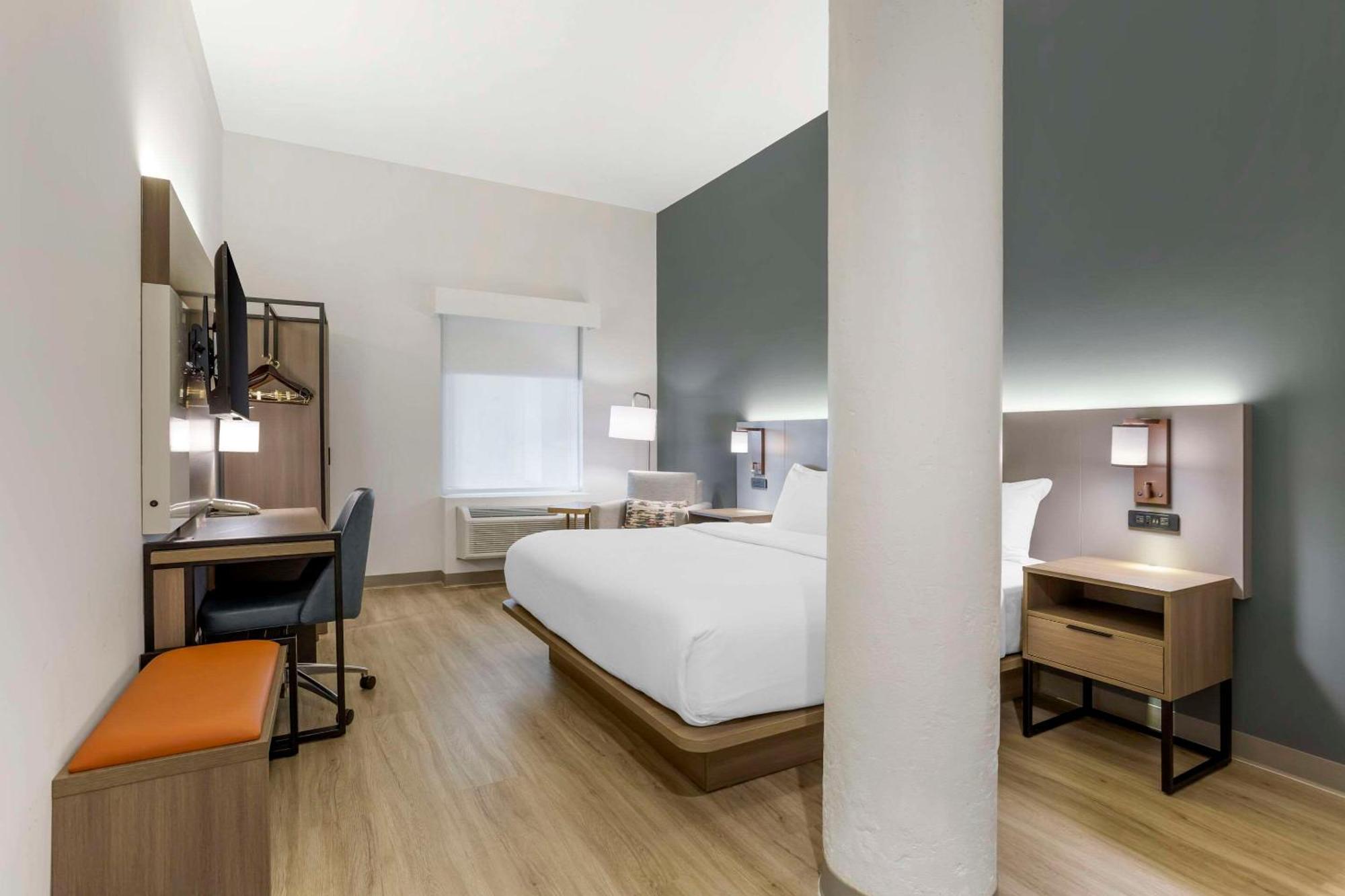 Comfort Inn & Suites Newark Liberty International Airport Εξωτερικό φωτογραφία