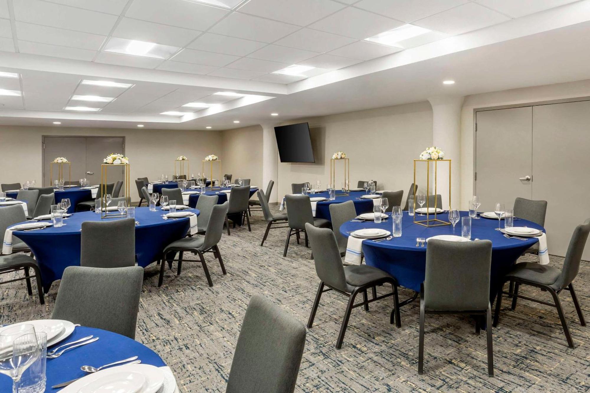 Comfort Inn & Suites Newark Liberty International Airport Εξωτερικό φωτογραφία