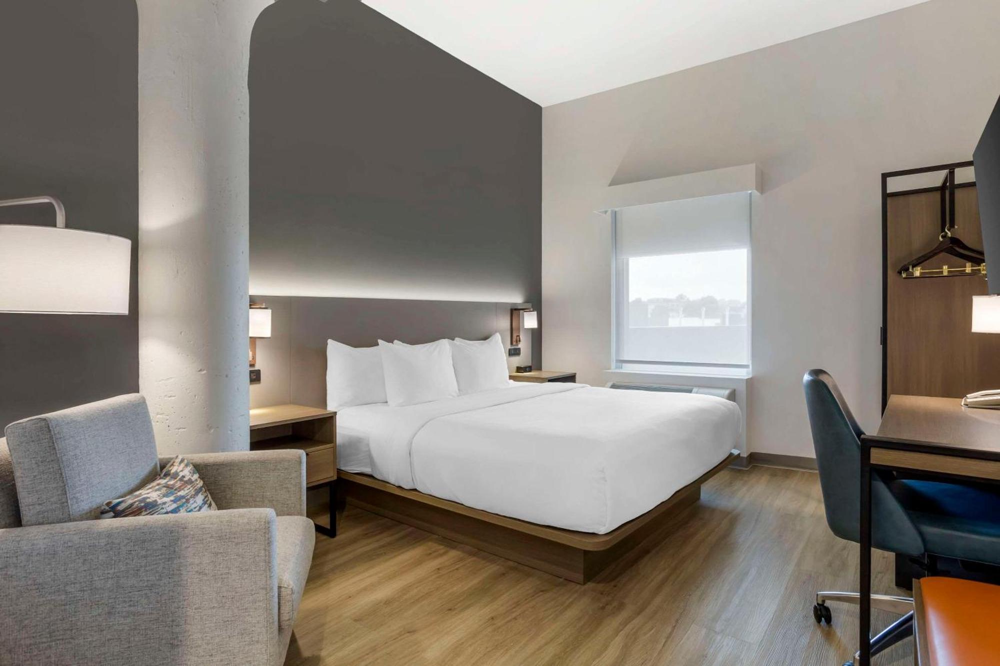 Comfort Inn & Suites Newark Liberty International Airport Εξωτερικό φωτογραφία