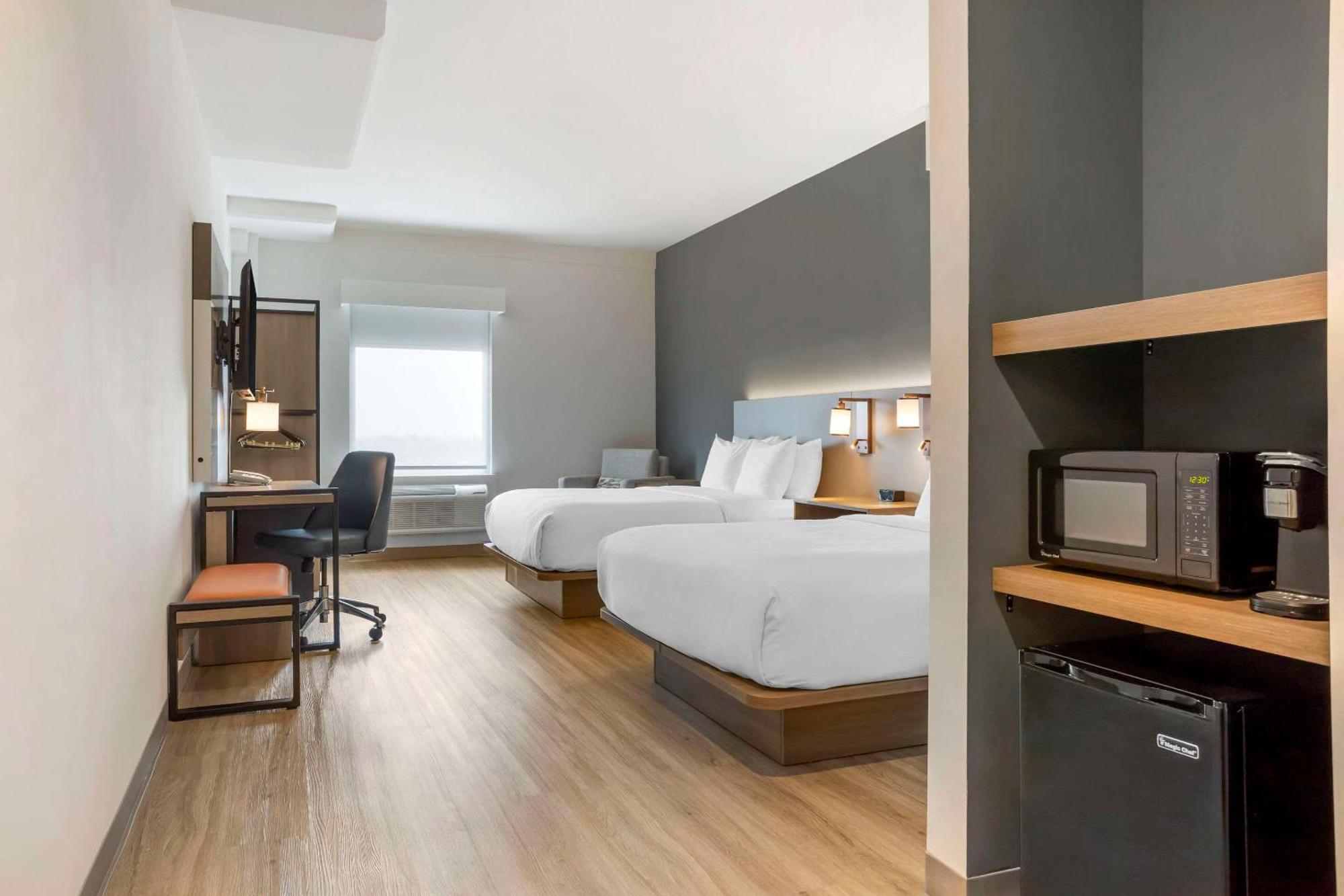 Comfort Inn & Suites Newark Liberty International Airport Εξωτερικό φωτογραφία